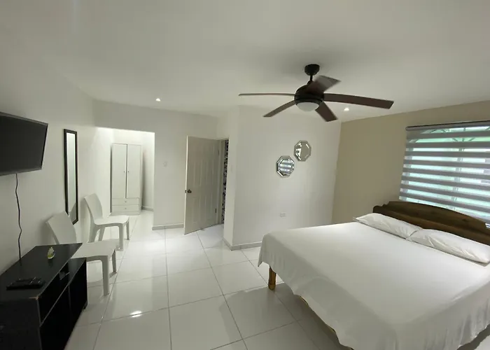 Bed and breakfast Chrewans Enterprise Ltd 3*